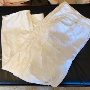White distressed American eagle jeans